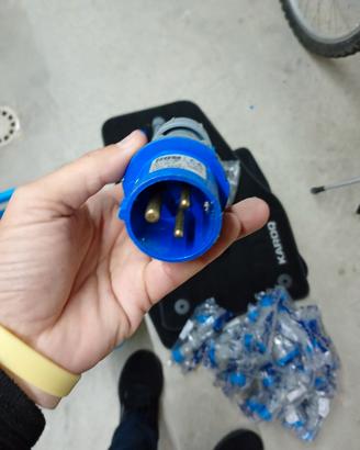 presa 220 volt industriale