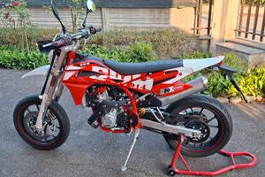 SWM SM 125 R FACTORY
