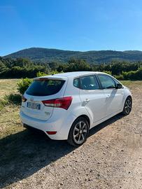 Hyundai ix20 con gruetta per disabili