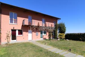 VILLA A SCHIERA CON GIARDINO!