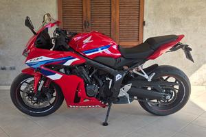 HONDA CBR 650 R e-clutch 2026 