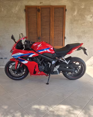 HONDA CBR 650 R e-clutch 2026 