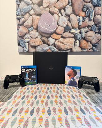 🇮🇹 PS4 Pro + 2 Giochi + 2 Controller – 140€