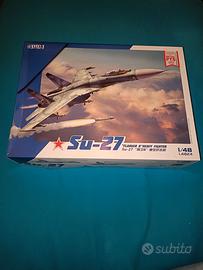 Aereo kit Sukhoi Su-27 Flanker G.W.H. 1/48