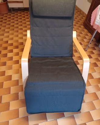Sedia a Dondolo " Diana" in legno con cuscini.