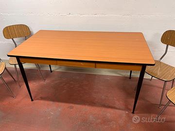 Tavolo e Sedie in Formica Vintage (Anni '60)