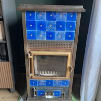 Stufa a legna in maiolica