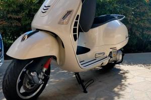 Vespa GTS 300 Super