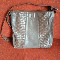 Borsa Carpisa in ecopelle con motivo intrecciato