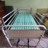 Letto degenza con materasso e sponde ribaltabili