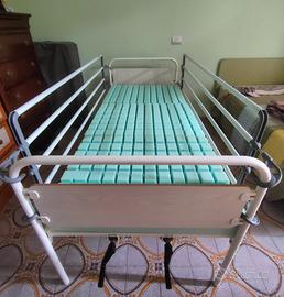 Letto degenza con materasso e sponde ribaltabili