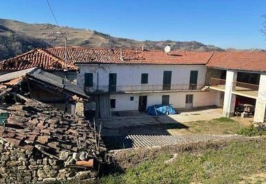 Immobile in asta di 476 m² con più di 5 locali a C