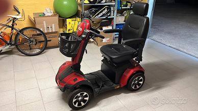 Scooter elettrico per anziani disabili
