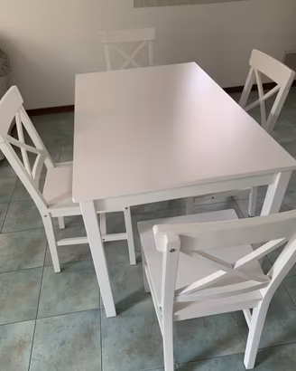 Tavolo + 4 sedie