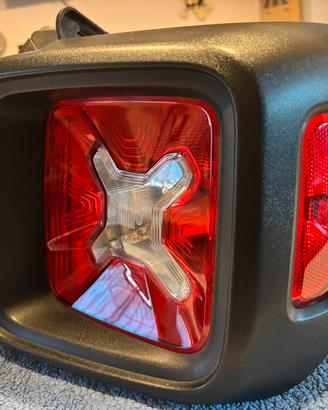 Faro posteriore dx Jeep Renegade Sport e Latitude.