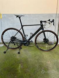 Canyon Ultimate CF SL Disc 8.0 Di2