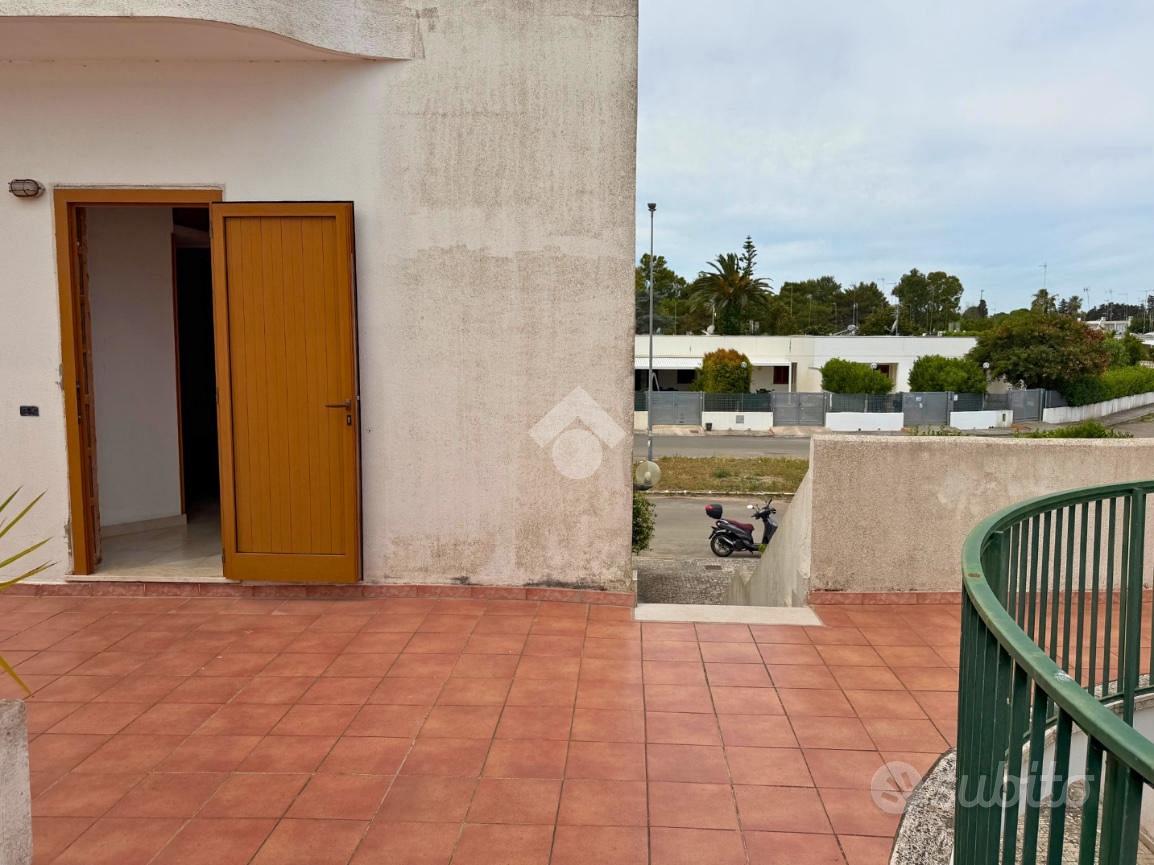 2 LOCALI A MELENDUGNO - Vista 2