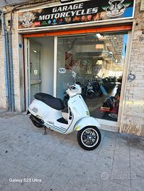 Piaggio Vespa 300 GTS hpe Super tech