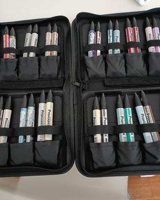 32 Pennarelli Promarker + 2 astucci pelle nera - S