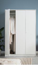 armadio a 60€ misure 177×55×176    