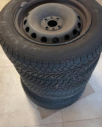 4 gomme usate con cerchi 165/65 r15 invernali