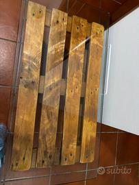 Tavolino in vetro da fumo