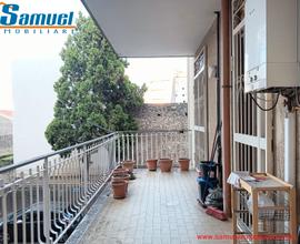 Riposto, appartamento con garage (CT