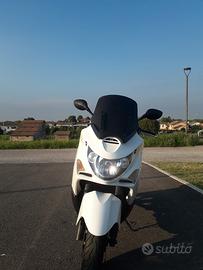 maxi-scooter Xciting 500 i.e. "R"