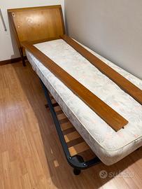 Letto completo di materasso e rete con doghe