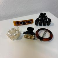 Braccialetti e pinze per capelli