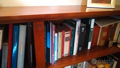 Mobilio di vario genere. 