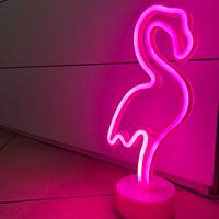 Lampada led rosa a forma di fenicottero