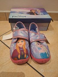 pantofole con strappi FROZEN, numero 29 NUOVE 