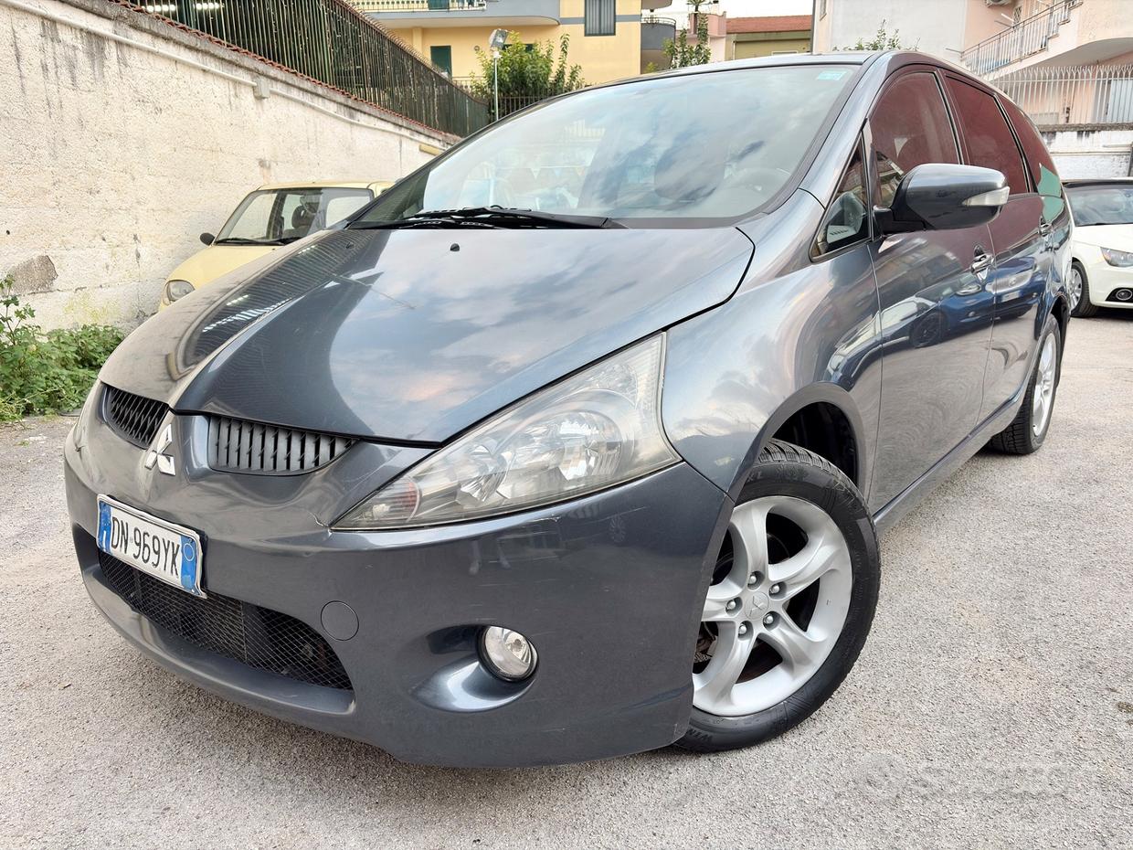 MITSUBISHI Grandis