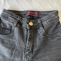 Jeans Skinny Neri con Dettagli Strappati