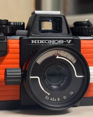 Nikonos V