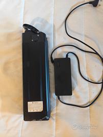 batteria e un caricabatterie originale p