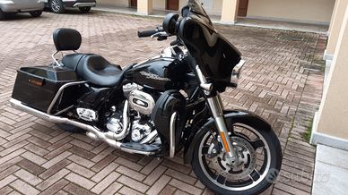 Harley Davidson Street Glide 103