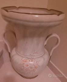 Vaso da arredo e bidone del latte decorato