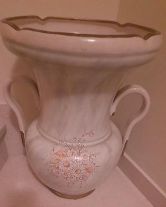 Vaso da arredo e bidone del latte decorato