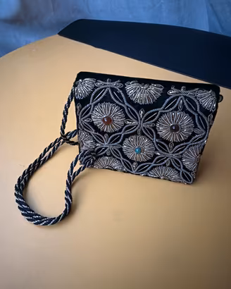 Borserra/pochette vintage ricamata a mano