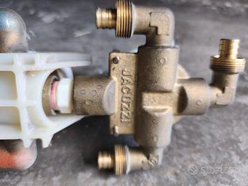 Miscelatore e deviatore box doccia Jacuzzi 