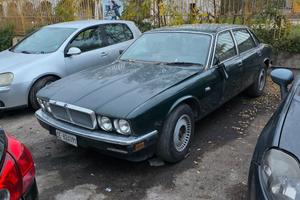 Jaguar xj6