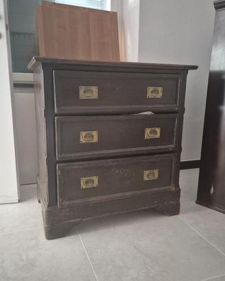 cassettiera antica di Gino Paoli
