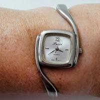 orologio donna al quarzo inserito in bracciale