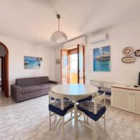 Bilocale con box, viale Europa