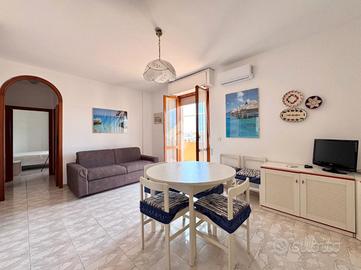 Bilocale con box, viale Europa