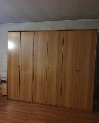camera da letto con letto contenitore 