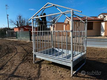 Porta rotoballe basculante per fieno