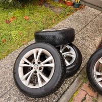 Gomme 4 stagioni su cerchi in lega Alfa Romeo